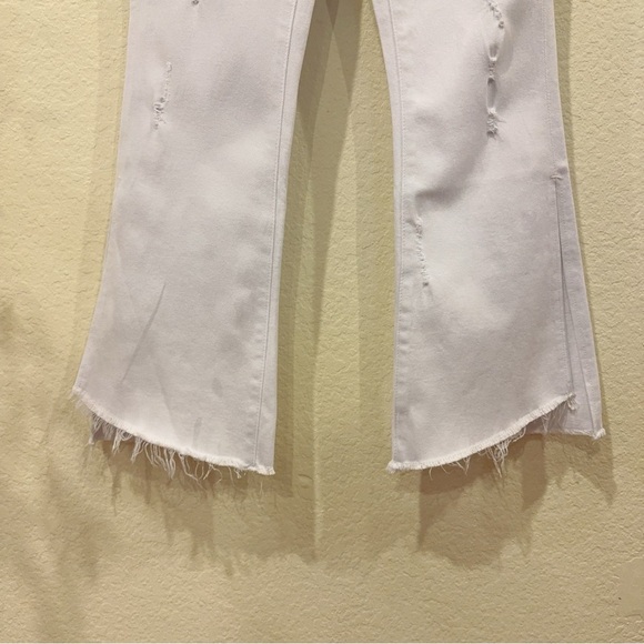 Flying Monkey Denim Cotton Split Hem Mid Rise Crop Flare Jeans in White NWT - Picture 7 of 13